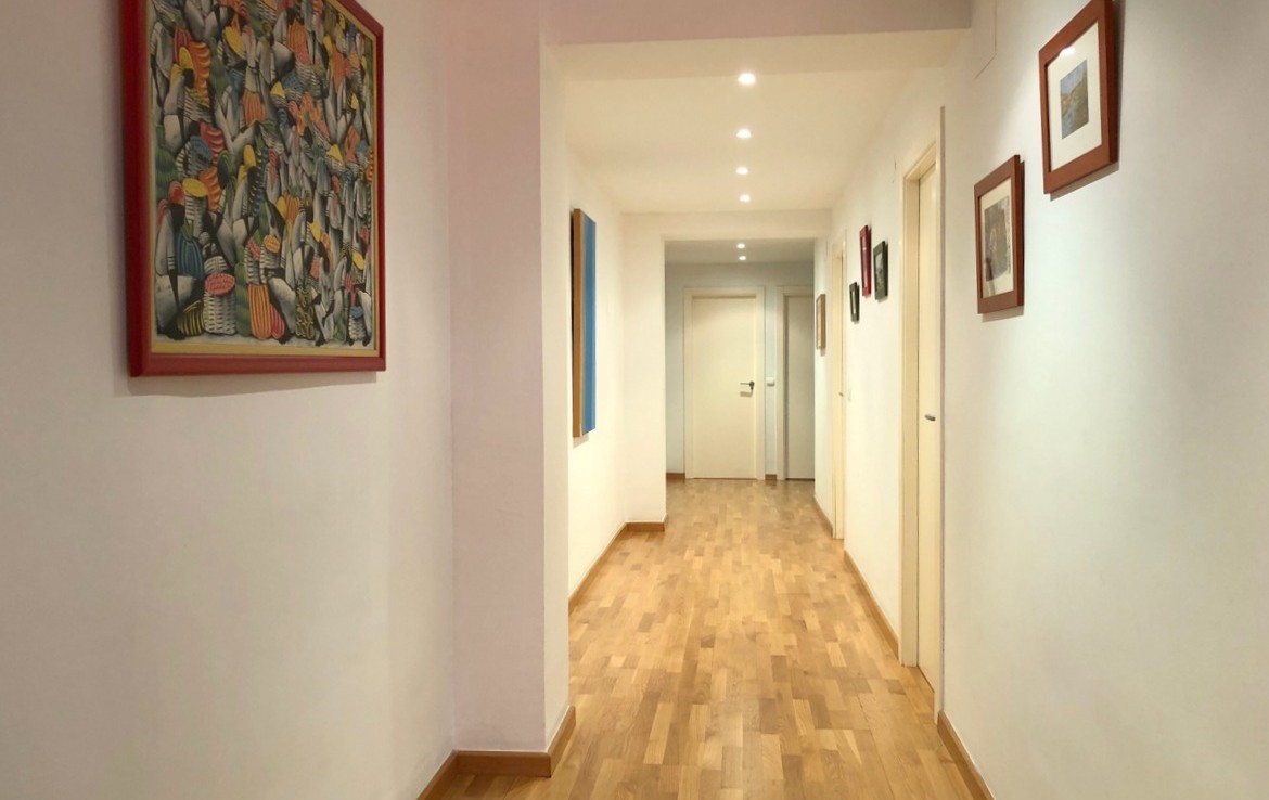 Vistas pasillo principal del Piso en venta de Callosa de Ensarria- lema asesores