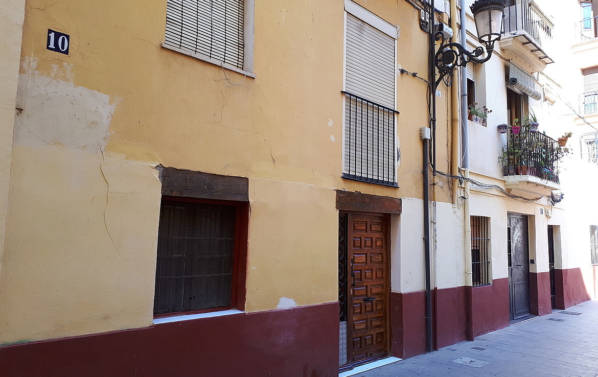 Vista de la fachada del Piso en venta de Calle Calixto III- lema asesores